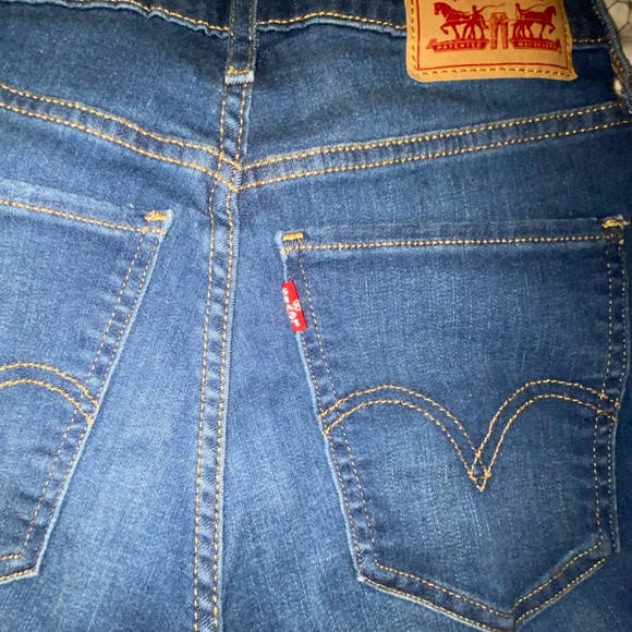 Size 28 Levi’s Mile High regular length denim.. 29 inch length - Picture 2 of 9